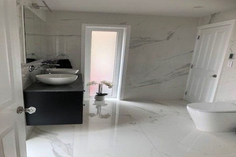 Photo of property in 44 Parkhill Road, Mellons Bay, Auckland, 2014