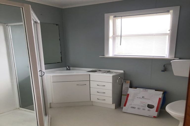 Photo of property in 25 Amundsen Grove, Stokes Valley, Lower Hutt, 5019