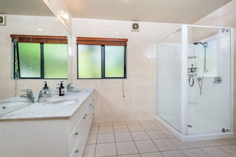 Photo of property in 15 Asbury Crescent, Campbells Bay, Auckland, 0630