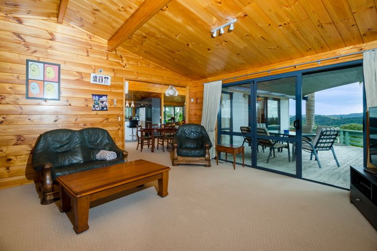Photo of property in 535 Peak Road, Helensville, 0875
