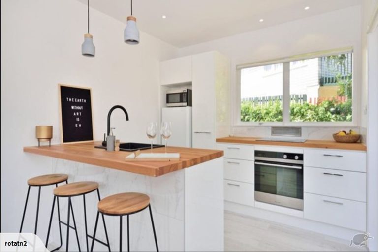 Photo of property in 2/40a Blakeborough Drive, Forrest Hill, Auckland, 0620