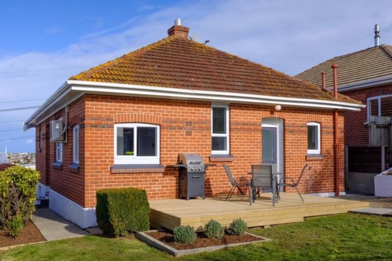 Photo of property in 15 Wills Street, Balaclava, Dunedin, 9011