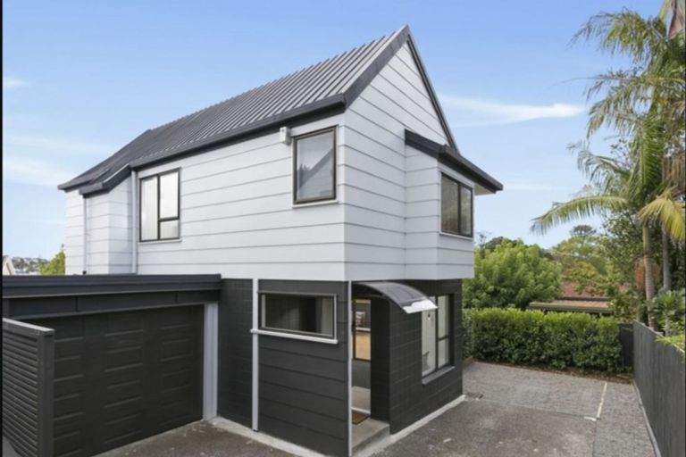 Photo of property in 2/93 Sunnybrae Road, Hillcrest, Auckland, 0627