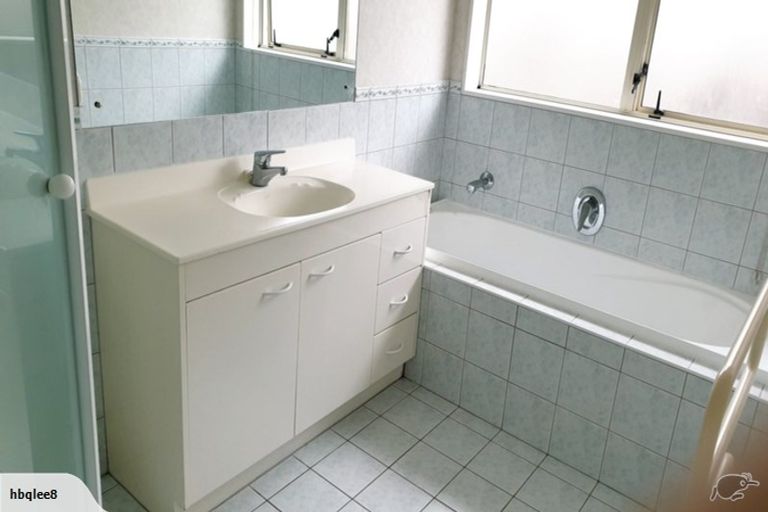 Photo of property in 104 Bob Charles Drive, Golflands, Auckland, 2013