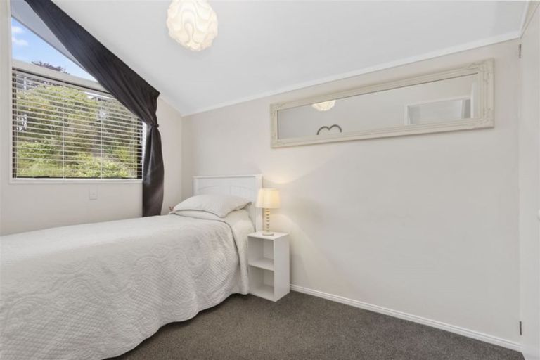 Photo of property in 1/44 Rewarewa Road, Te Atatu Peninsula, Auckland, 0610