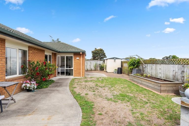 Photo of property in 32 Mcleod Place, Papamoa Beach, Papamoa, 3118