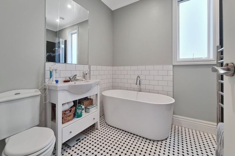 Photo of property in 49 Tinakori Road, Thorndon, Wellington, 6011