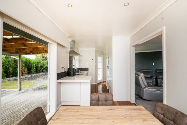 Photo of property in 18 Woburn Place, Takaro, Palmerston North, 4412