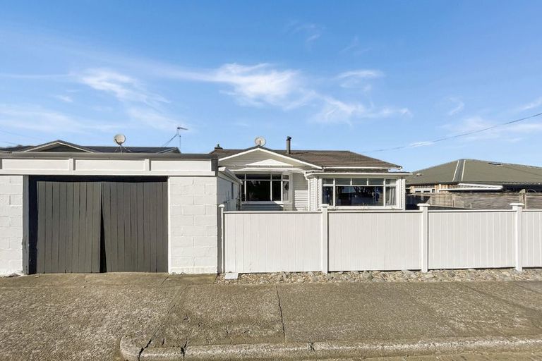 Photo of property in 23 Bulkeley Terrace, New Plymouth, 4310