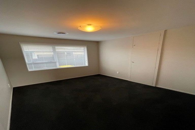 Photo of property in 5 Valecrest Avenue, Parklands, Christchurch, 8083