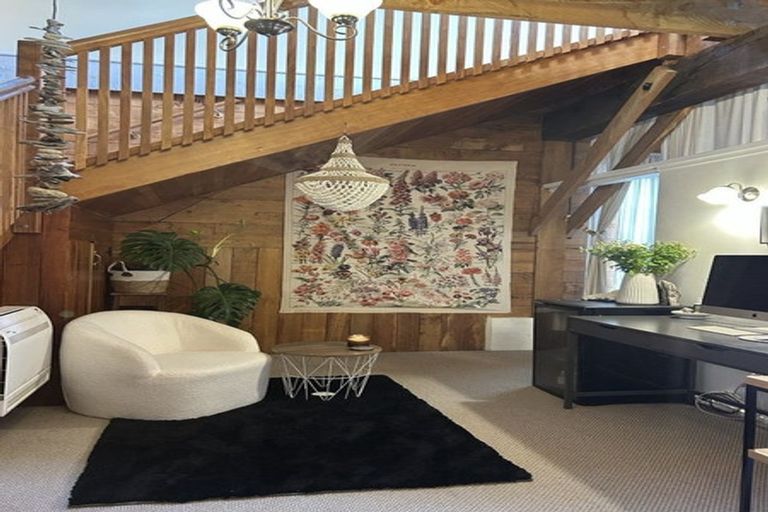 Photo of property in 32a Main Street, Hospital Hill, Napier, 4110