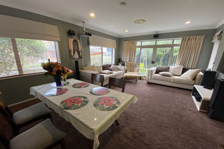 Photo of property in 12 Gifford Grove, Churton Park, Wellington, 6037