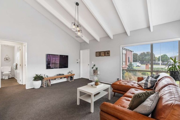 Photo of property in 1/436 Great South Road, Opaheke, Papakura, 2113