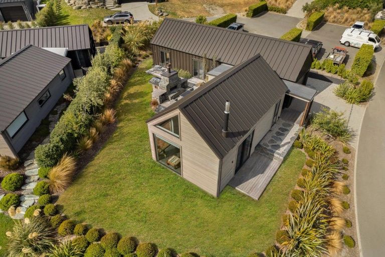 Photo of property in 13 Hackett Road, Jacks Point, Queenstown, 9371