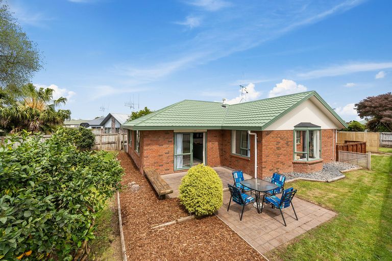 Photo of property in 25 Newfield Drive, Fairview Downs, Hamilton, 3214