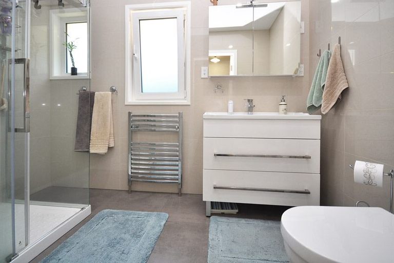 Photo of property in 34 Durham Street, Te Atatu Peninsula, Auckland, 0610