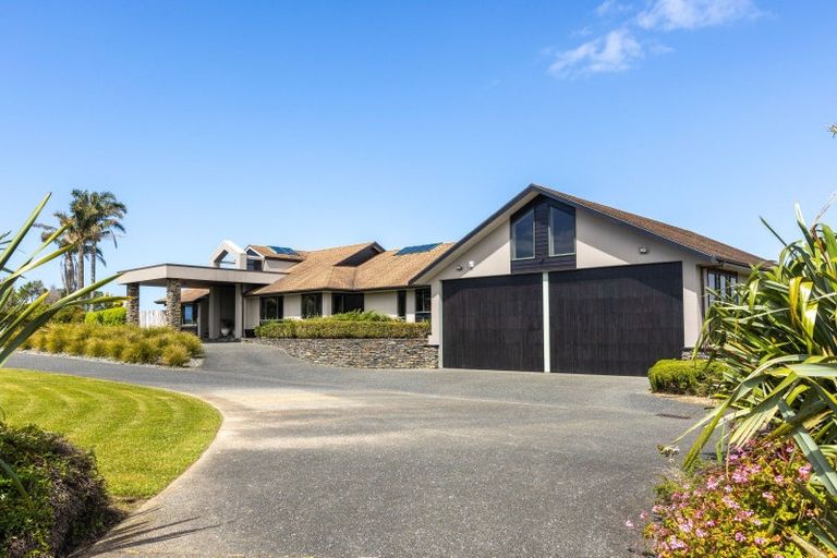 Photo of property in 115 Grand Drive, Orewa, 0931