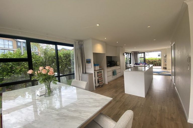 Photo of property in 1 Seafarer Crescent, Stanmore Bay, Whangaparaoa, 0932