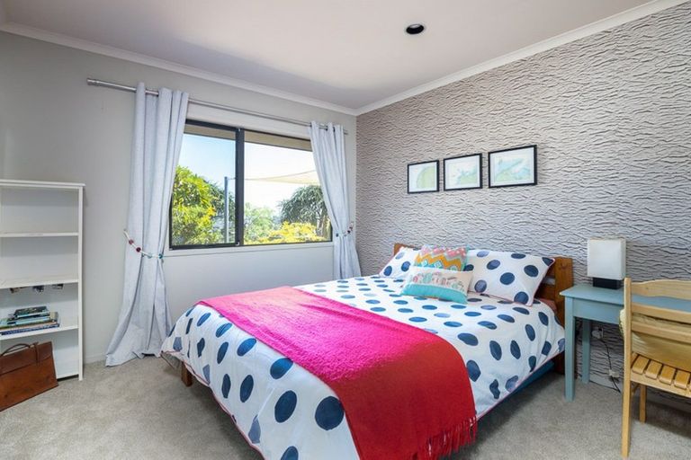 Photo of property in 41 Karamea Street, Whalers Gate, New Plymouth, 4310