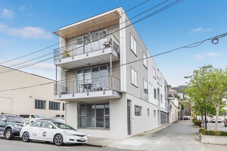 Photo of property in 17d Hania Street, Mount Victoria, Wellington, 6011