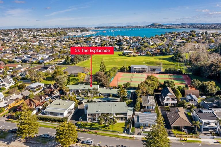 Photo of property in 5k The Esplanade, Eastern Beach, Auckland, 2012