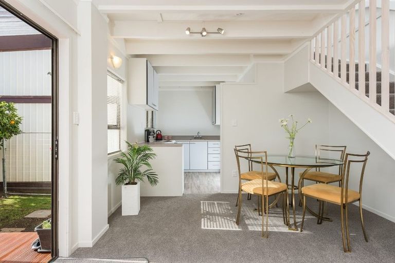 Photo of property in 3/506 Devonport Road, Tauranga South, Tauranga, 3112