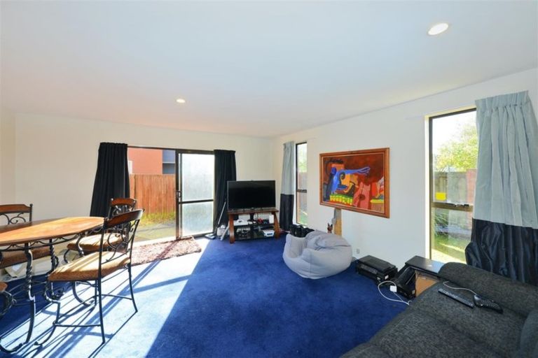 Photo of property in 2a Coles Place, St Albans, Christchurch, 8014