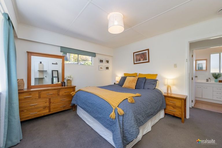 Photo of property in 14 Vista Crescent, Maoribank, Upper Hutt, 5018