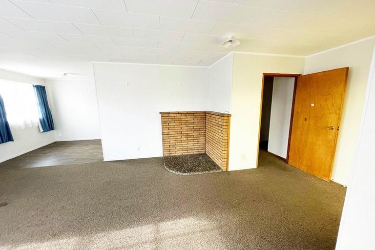 Photo of property in 100 Hillcrest Road, Papatoetoe, Auckland, 2025