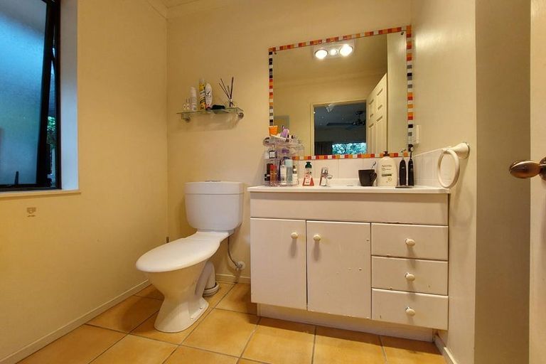 Photo of property in 10 Pukatea Avenue, Albany, Auckland, 0632