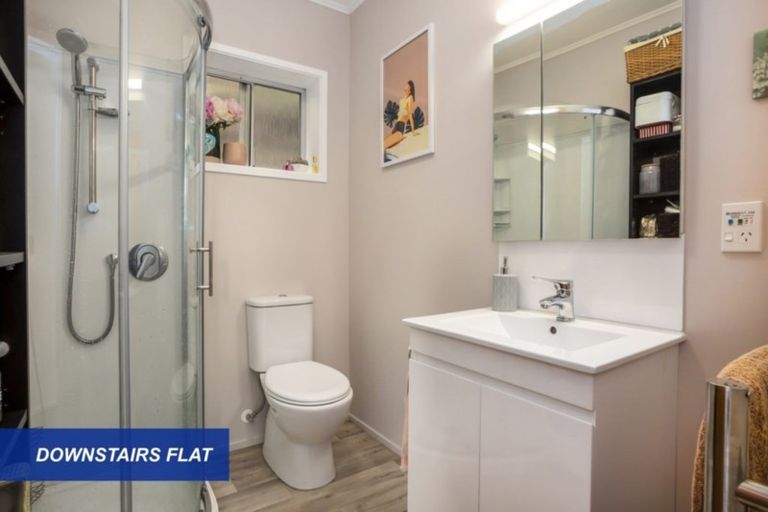 Photo of property in 2 Kenef Road, Paremata, Porirua, 5024