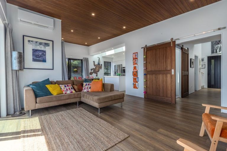 Photo of property in 76 Kotare Street, Waikanae, 5036