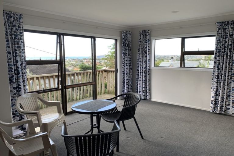 Photo of property in 8 Elliston Crescent, Stanmore Bay, Whangaparaoa, 0932