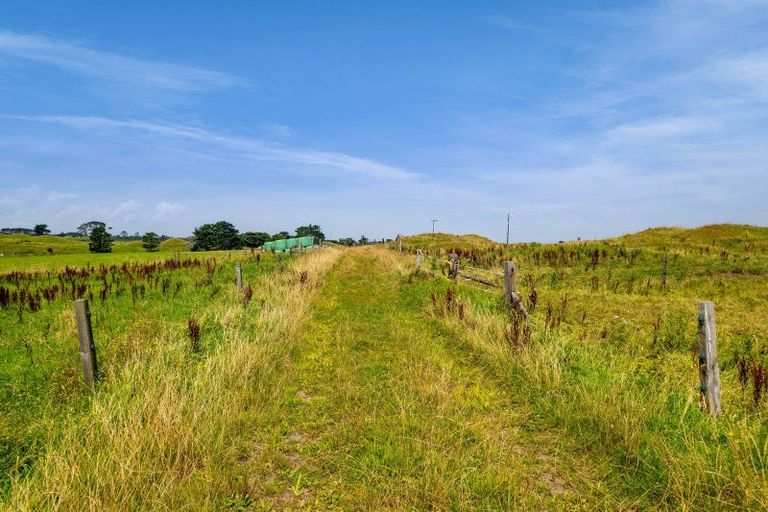 Photo of property in 955 Opua Road, Opunake, 4681