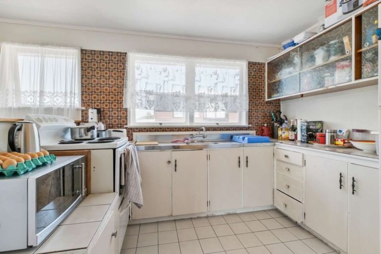 Photo of property in 11 Domain Road, Weymouth, Auckland, 2103