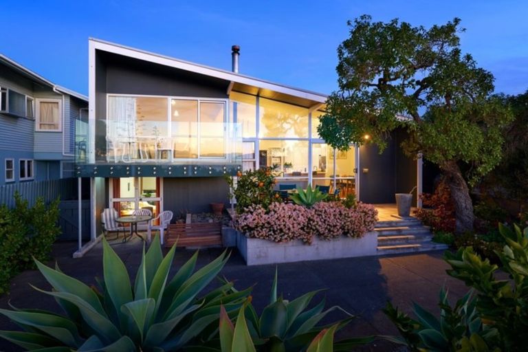 Photo of property in 3 Whakarire Avenue, Westshore, Napier, 4110