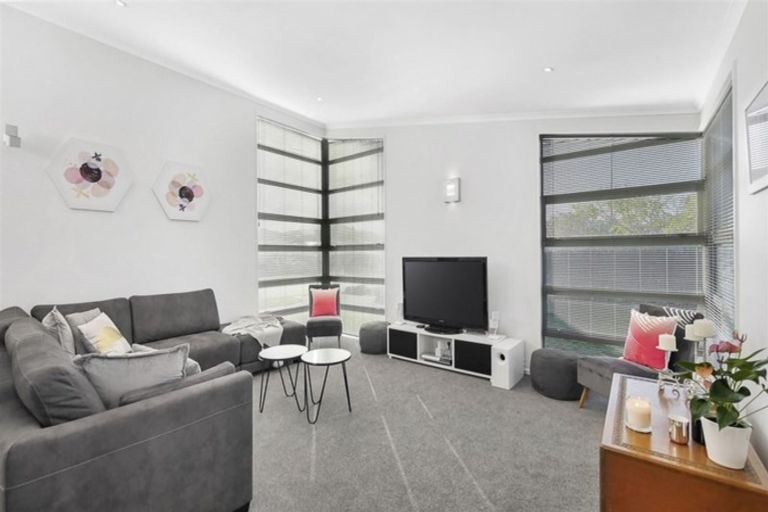 Photo of property in 17 Bottle Lake Drive, Parklands, Christchurch, 8083