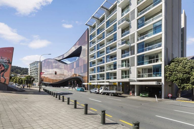 Photo of property in Portal Apartments, 1a/42 Cable Street, Te Aro, Wellington, 6011