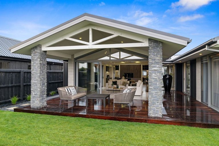 Photo of property in 21 Finstock Way, Rolleston, 7614