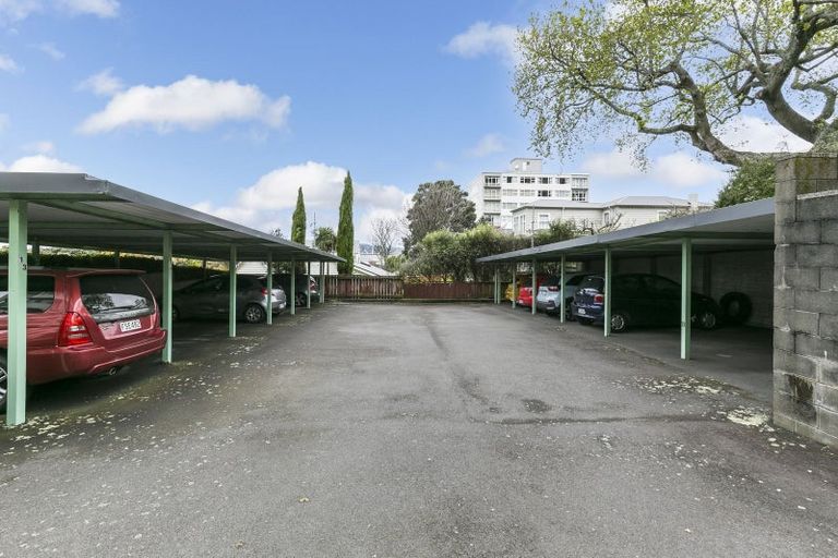 Photo of property in Grosvenor Flats, 19 Cottleville Terrace, Thorndon, Wellington, 6011