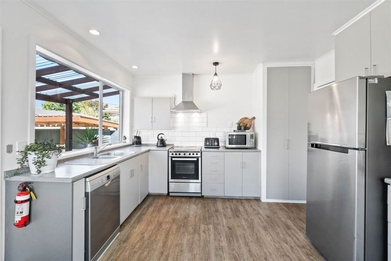 Photo of property in 36 Cutts Road, Russley, Christchurch, 8042