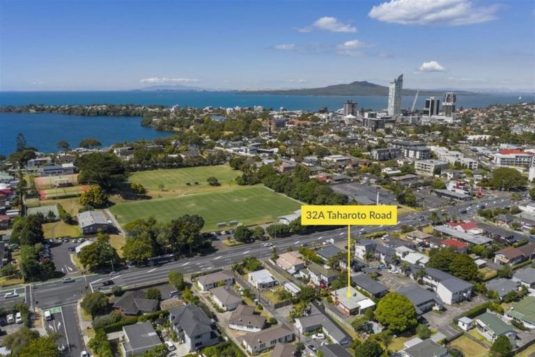 Photo of property in 32a Taharoto Road, Takapuna, Auckland, 0622