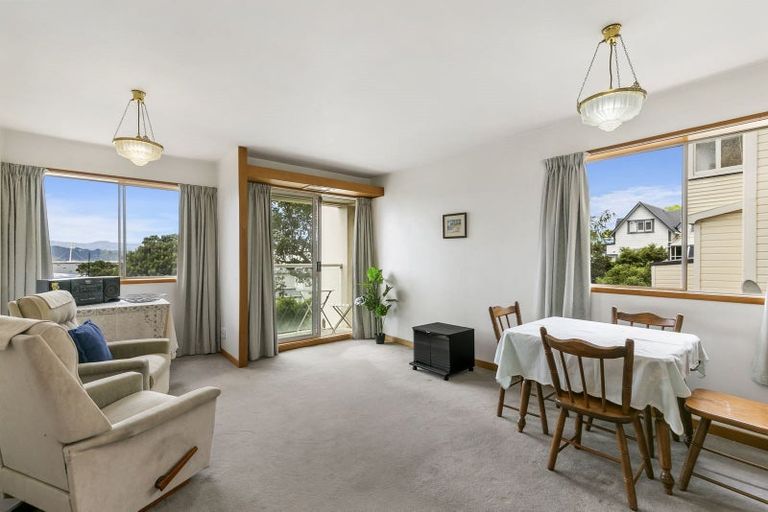Photo of property in Grosvenor Flats, 19 Cottleville Terrace, Thorndon, Wellington, 6011