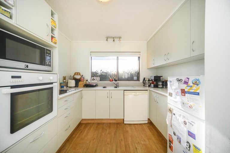 Photo of property in 1 Burfield Place, Awapuni, Palmerston North, 4412