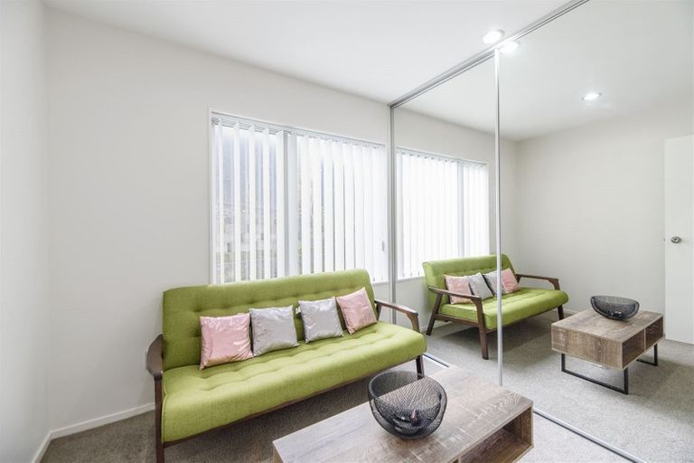 Photo of property in 10a Beeche Place, Birkdale, Auckland, 0626