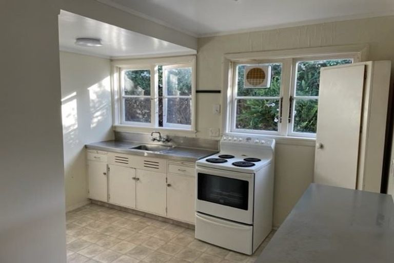 Photo of property in 8a Gavin Road, Raumati Beach, Paraparaumu, 5032