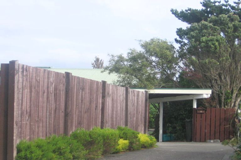 Photo of property in 13 Maple Grove, Maungaraki, Lower Hutt, 5010