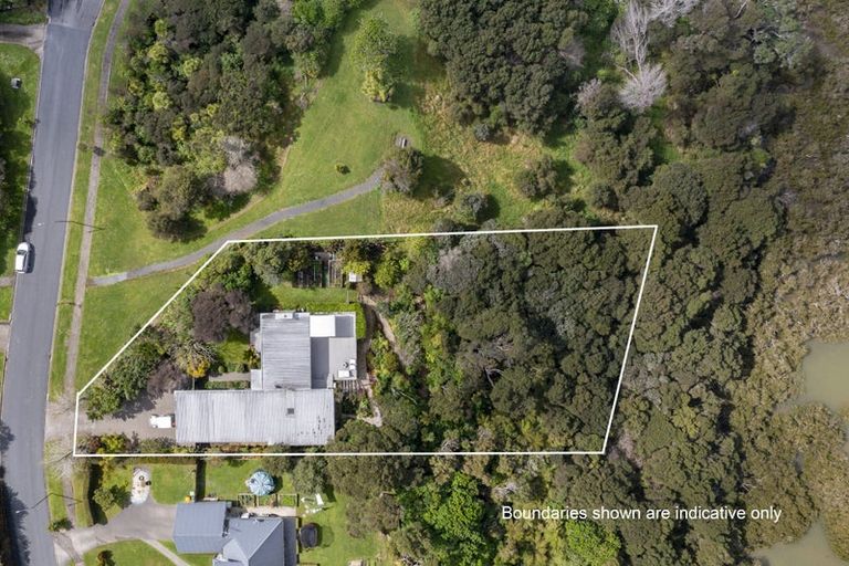 Photo of property in 26 Matheson Road, Red Beach, 0932
