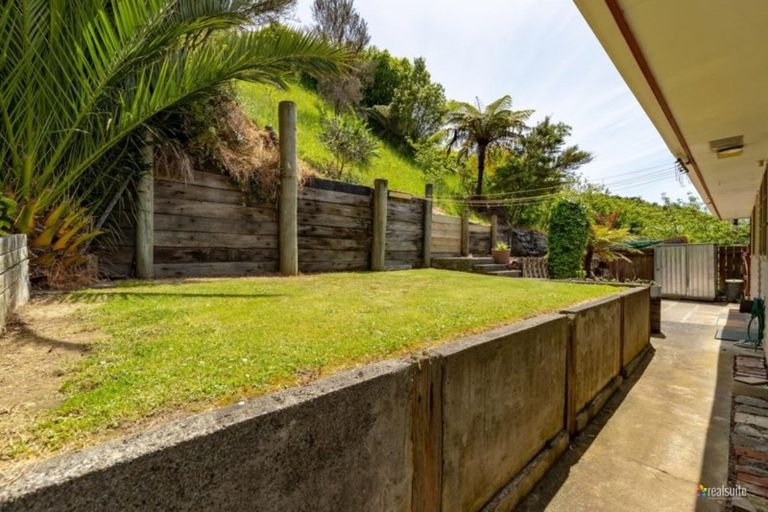 Photo of property in 124 George Street, Stokes Valley, Lower Hutt, 5019