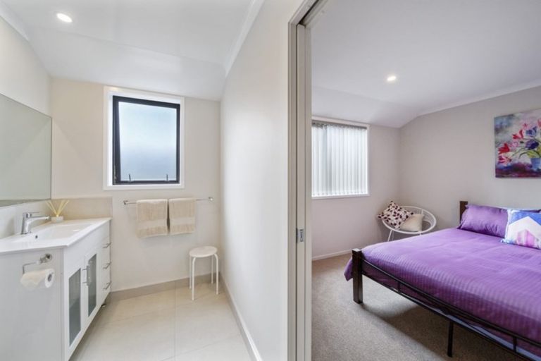 Photo of property in 48 Magnolia Drive, Westown, New Plymouth, 4310